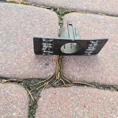 Koszyk mocowanie PDC przód Opel Mokka 95182258