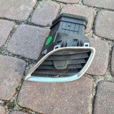 Kratka nawiewu prawa deski Opel Mokka 95245317