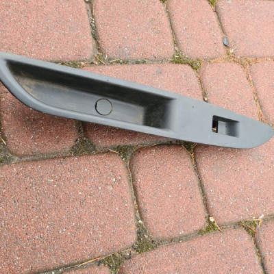 Uchwyt mocowanie boczka tył Opel Mokka 95025524