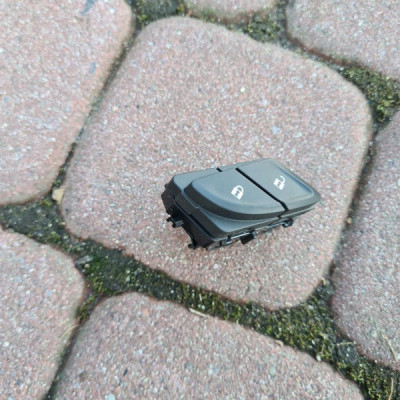 Przełącznik zamykania Opel Insignia B 84084517