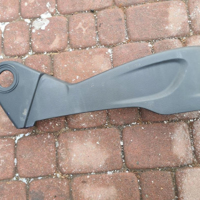 Plastik osłona fotela prawa Opel Mokka ATZ87235