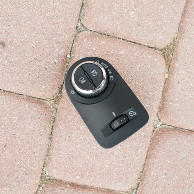 Przełacznik świateł EU Opel Zafira C 20930746