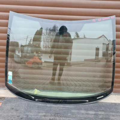 Szyba przód przednia Opel Corsa D 3