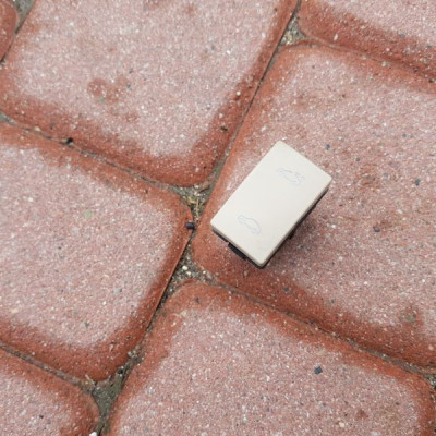 Przycisk sufit krem kremow Ople Insignia 22933051