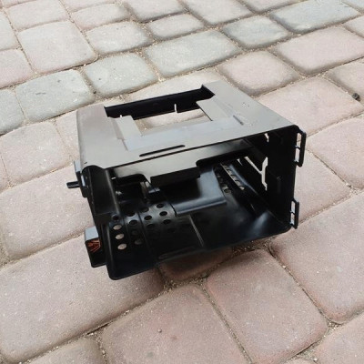 Obudowa kosz radia Opel Insignia B 39126564