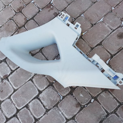 Plastik obudowa bagażnika Captur 769352537R