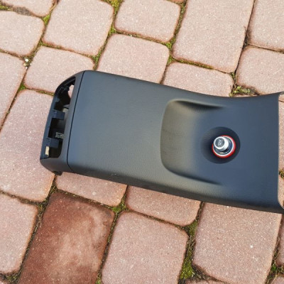 Osłona obudowa tunelu ramka Audi Q3 8U0864376A