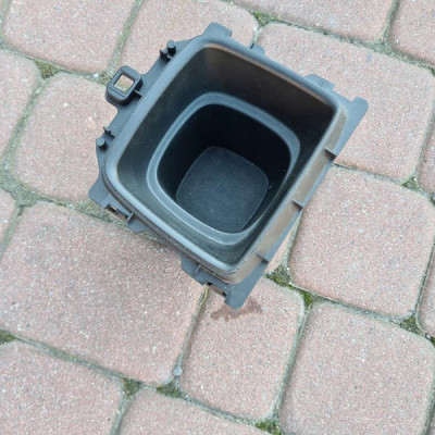 Schowek na napoje tunel Opel Insignia B 13485263