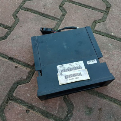 AUDI TT 8J MULTIMEDIA INTERFACE USB 8E0857925E
