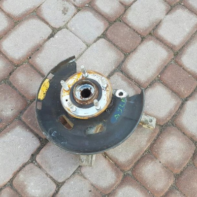 Zwrotnica piasta lewy przód Astra J IV 13583478