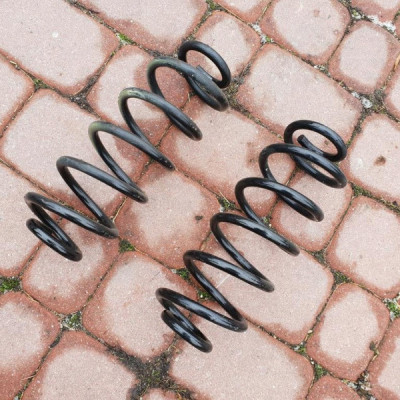 Sprężyna tył tylna 1.4T Opel Astra K V AA7W