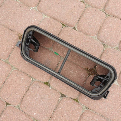 Wlot powietrza nagrzewnicy Opel Insignia 13251321
