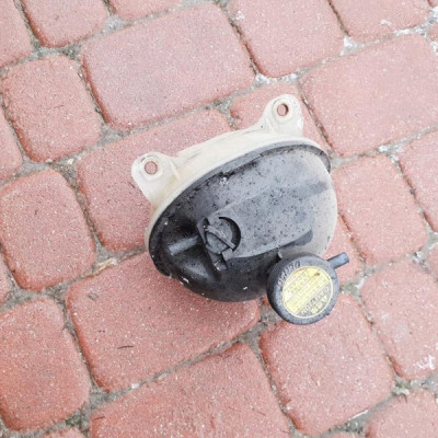 Zbiorniczek płynu chłodzącego Toyota Corolla Verso