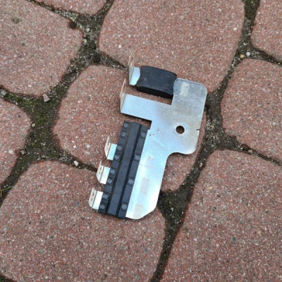 Bezpieczniki 500A Opel Astra K V 069800617