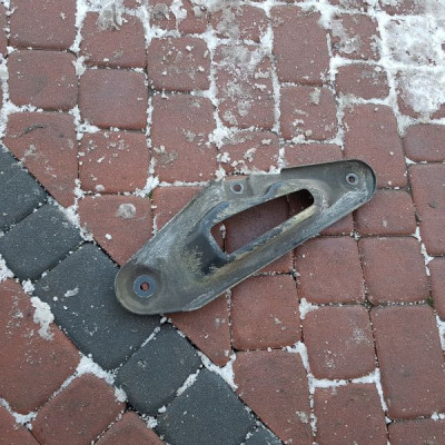 Wspornik wózka prawy OPEL INSIGNIA 13303034