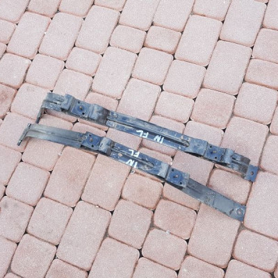 Mocowania uszy zbiornika paliwa Opel Insignia