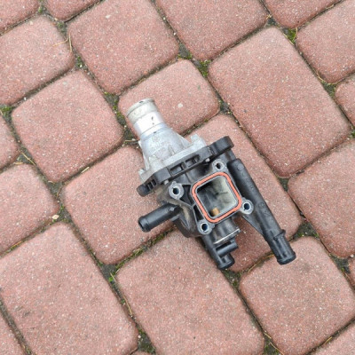 Obudowa termostatu 1.6T Opel Corsa E 25192231