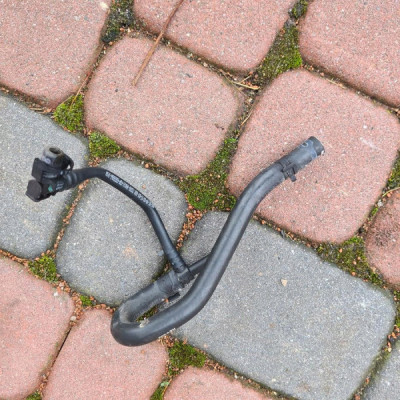 Przewód wąż serwa 1.6T OPC Opel Corsa E 13402301