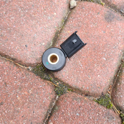 Czujnik stukowy 1.6T OPC Opel Corsa E 55583372