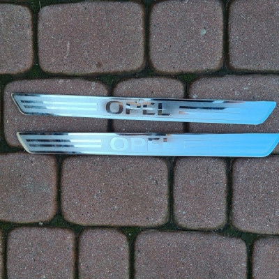Napisy na progi nakładki Opel Insignia
