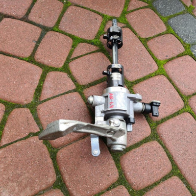 Wybierak skrzyni biegów Opel Astra K V 55572420