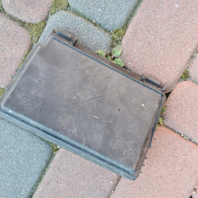 Skrzynka bezpieczników Opel Meriva B 13246936