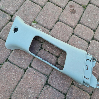 Osłona obudowa słupka prawa Opel Meriva B 13289751