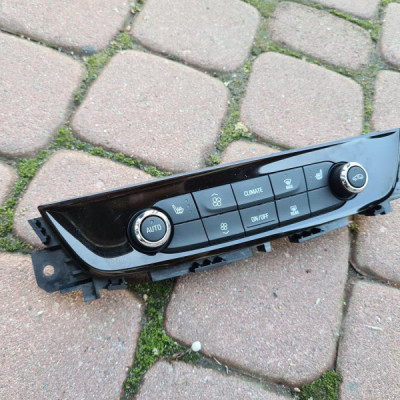 Panel klimatyzacji Opel Insignia B 39113538