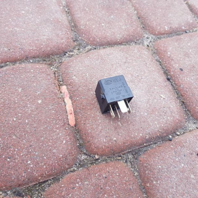 Przekaźnik Passat B8 2017r 4H0951253A