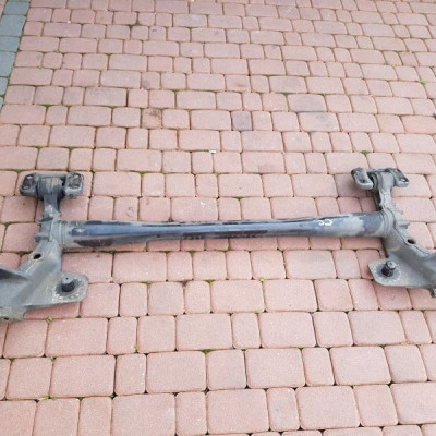 Belka tylnego zawieszenia tył ośka Opel Zafira C