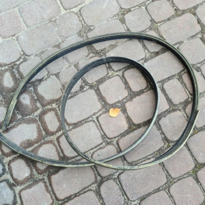 Uszczelka drzwi szyby prawa FIAT DOBLO II 2