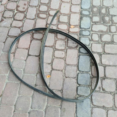 Uszczelka drzwi szyby lewa FIAT DOBLO II 2