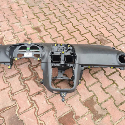 Deska konsola kokpit AIRBAG Opel Corsa D