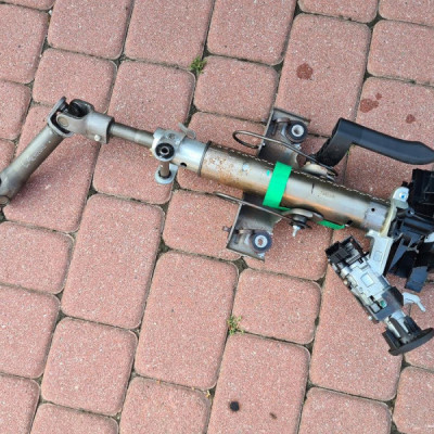 Kolumna Europa krzyżak Opel Meriva B 13231042