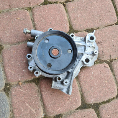 Pompa wody 2.0CDTI Opel Insignia B 55508456