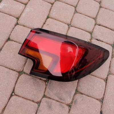 Lampa tył tylna Hatchback Opel Astra K V 39099015