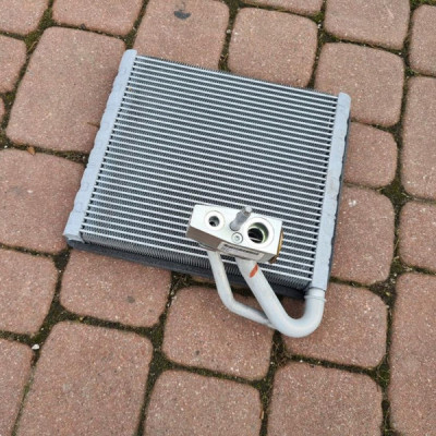 Chłodnica klimatyzacji Opel Insignia B GP842002