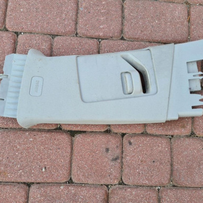 Obudowa słupka SEDAN Opel Insignia 13221245