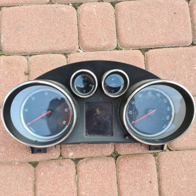 Licznik zegary angielskie Opel Insignia 22783070