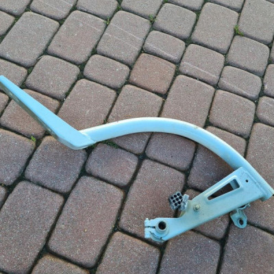 Zawias klapy prawy tył Opel Insignia 13248722