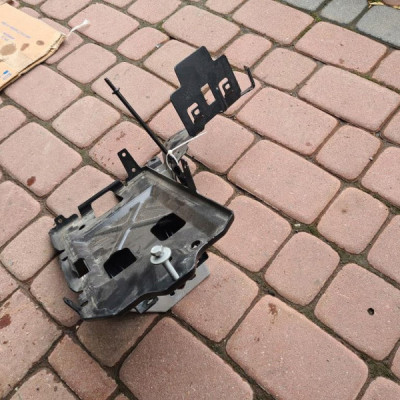 Uchwyt mocowanie akumulatora Opel Insignia B