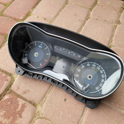 Obudowa tarczki OPC licznik EUROPA Opel Corsa E