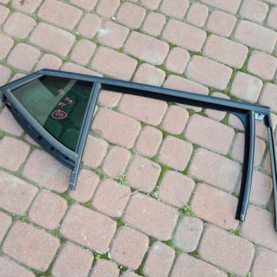 Uszczelka szyba chrom tył 2020r Opel Astra 5 K V