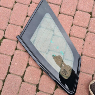 Szyba tył tylna kombi jasna Opel Insignia B 2017r