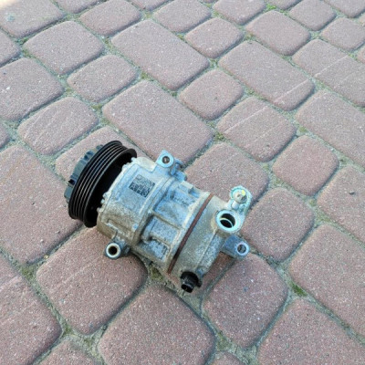 Sprężarka klimatyzacji 1.6T Opel Corsa E 13263478