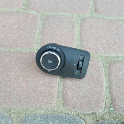 Przełącznik świateł Opel Astra K 39050758