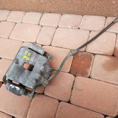 Zacisk przód przedni prawy Opel Zafira C 22958764