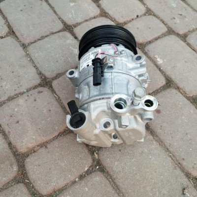 Sprężarka klimatyzacji 1.4T Astra K V 39157292