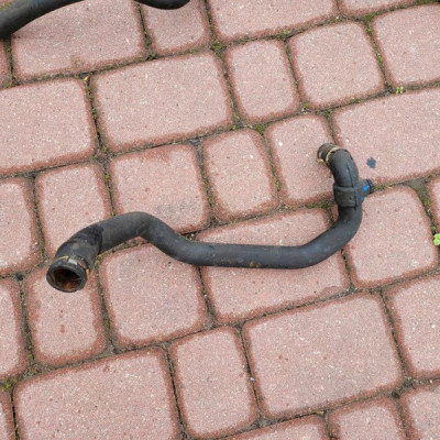 Przewód rura wąż wody 1.9 DCI Vivaro Trafic