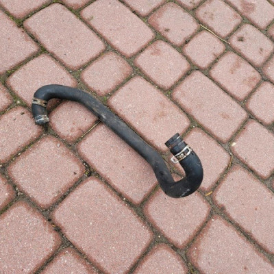 Przewód rura wąż wody 1.9 DCI Vivaro Trafic